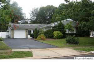 22 Ormont Ln, Matawan, NJ 07747 photo 1