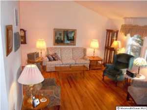 222 Cherry Tree Ln, Middletown, NJ 07748 photo 2