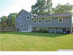 23 Acker Dr, Middletown, NJ 07748 photo 2