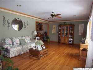 433 Lehigh Dr, Brick, NJ 08723 photo 2