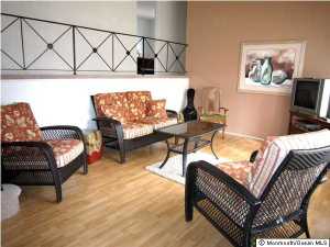 3 Karen Ter, Middletown, NJ 07748 photo 2