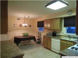 13 Schelly Dr, Middletown, NJ 07748 photo 2