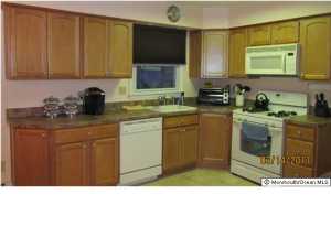13 Schelly Dr, Middletown, NJ 07748 photo 3