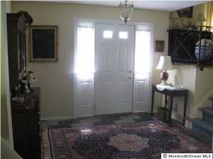 3 Mohawk Dr, Matawan, NJ 07747 photo 2