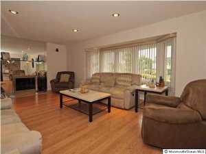 16 Mistletoe Dr, Old Bridge, NJ 08857 photo 3