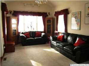 26 Bellevue Ave, Middletown, NJ 07748 photo 3