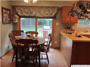 8 Cherry Bend Dr, Howell, NJ 07731 photo 2