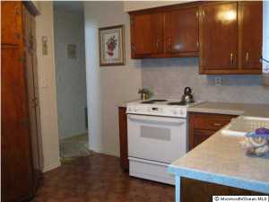 5 Volt Pl, Middletown, NJ 07748 photo 2