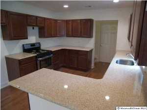 5 Coffey Ln, Middletown, NJ 07748 photo 3