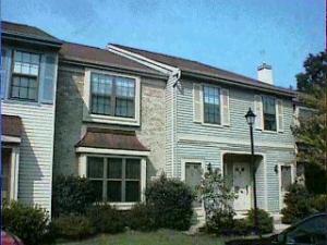 295 Gloucester Ct, Matawan, NJ 07747 photo 1