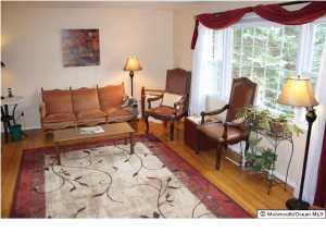 18 Koosman Dr, Middletown, NJ 07737 photo 3
