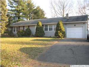 702 Monmouth Rd, Chesterfield, NJ 08515 photo 1