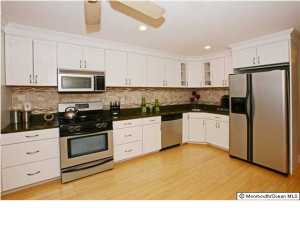1 Ward Pl, Middletown, NJ 07748 photo 3