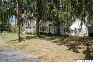 39 E 2nd St, Howell, NJ 07731 photo 2