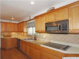 38 Monroe St, Matawan, NJ 07747 photo 3