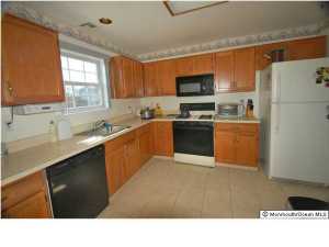 2 Peter Pl, Hazlet, NJ 07730 photo 2