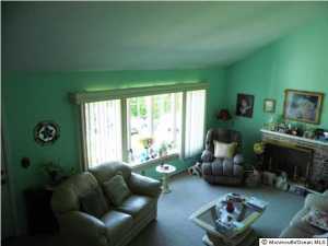 2 Acker Dr, Middletown, NJ 07748 photo 3
