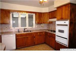 22 Marlpit Pl, Middletown, NJ 07748 photo 3