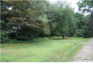 22 Marlpit Pl, Middletown, NJ 07748 photo 2