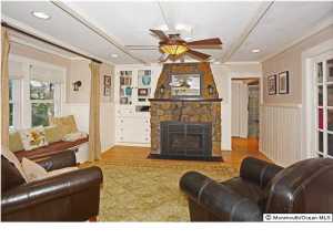 24 Center Ave, Middletown, NJ 07737 photo 3
