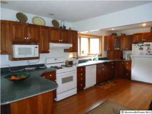 39 Nautilus Dr, Leonardo, NJ 07737 photo 3