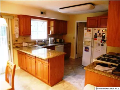 39 Cambridge Dr, Jackson, NJ 08527 photo 2