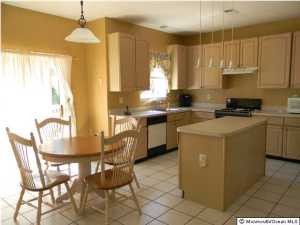 1 Devonshire Rd, Hazlet, NJ 07730 photo 2