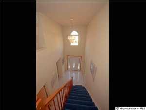 15 Christopher Ct, Matawan, NJ 07747 photo 2