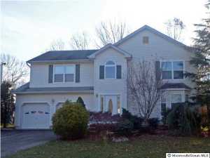 15 Christopher Ct, Matawan, NJ 07747 photo 1