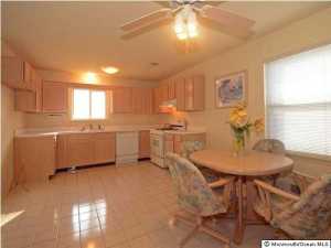 15 Christopher Ct, Matawan, NJ 07747 photo 3