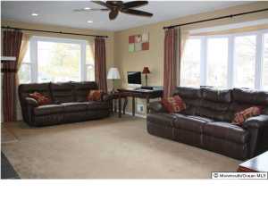 26 Franklin Ave, Middletown, NJ 07737 photo 2