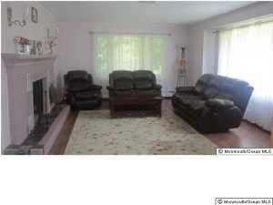 3 Crescent Pl, Matawan, NJ 07747 photo 3