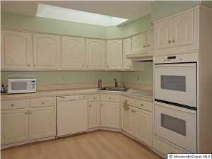 7 Braeside Ave, Middletown, NJ 07748 photo 3
