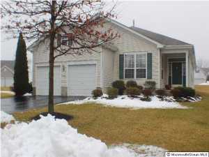 39 Everett Dr, Columbus, NJ 08022 photo 1