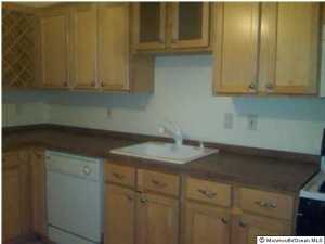 28 Woodmere Dr, Sayreville, NJ 08859 photo 2