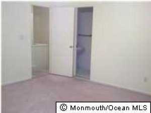 28 Woodmere Dr, Sayreville, NJ 08859 photo 3