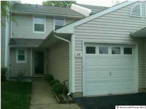 28 Woodmere Dr, Sayreville, NJ 08859 photo 1