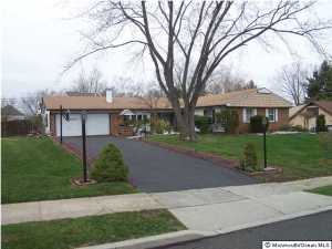 2 Crabtree Rd, Matawan, NJ 07747 photo 1