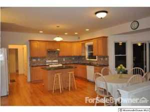 114 Calvert Ave E, Edison, NJ 08820 photo 3