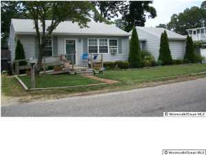 446 Mohawk Dr, Brick, NJ 08723 photo 1