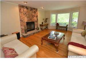 4 Blueberry Ln, Middletown, NJ 07737 photo 2
