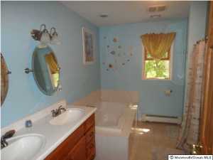 558 Ocean Blvd, Middletown, NJ 07737 photo 3