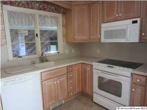 1 Northfield Rd, Matawan, NJ 07747 photo 2