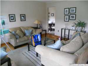 12 Millbrook Dr, Middletown, NJ 07748 photo 4