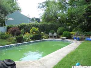 12 Millbrook Dr, Middletown, NJ 07748 photo 2
