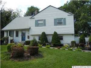 12 Millbrook Dr, Middletown, NJ 07748 photo 1