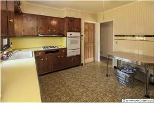 13 Thompson Ave, Middletown, NJ 07748 photo 8