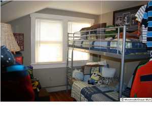 35 Leonard Ave, Middletown, NJ 07748 photo 4