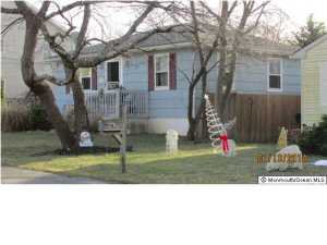 210 Walnut Dr, Brick, NJ 08724 photo 3