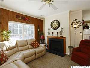 91 Iris Ct, Holmdel, NJ 07733 photo 12